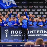 С победой, юные динамовцы-футболисты!